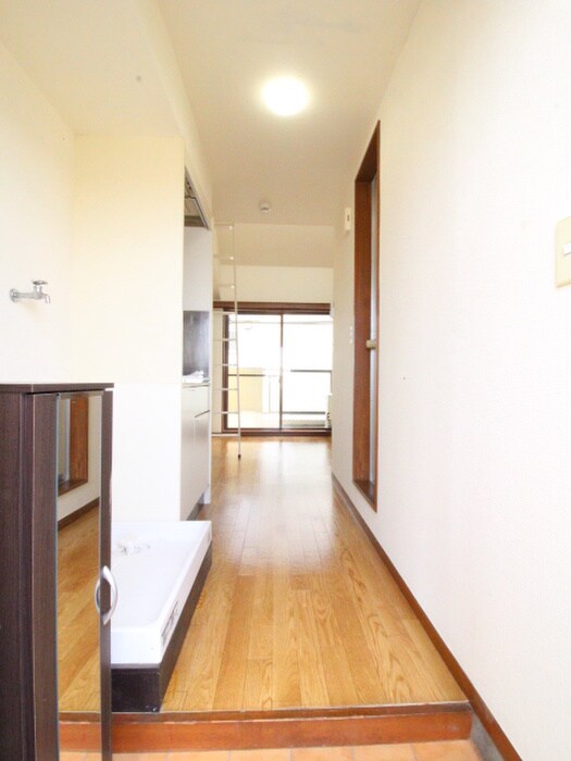 物件内観写真16　(廊下)