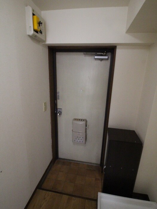 物件内観写真18　(玄関)