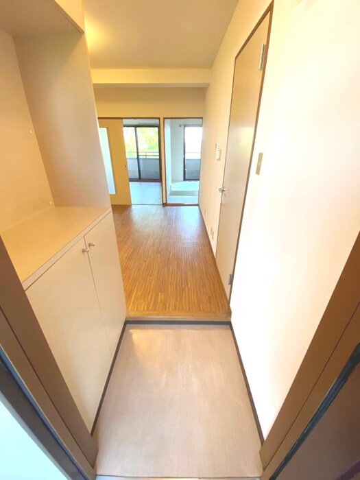 物件内観写真7　(玄関)