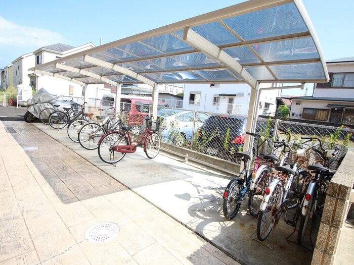 物件外観写真6　(駐輪場)