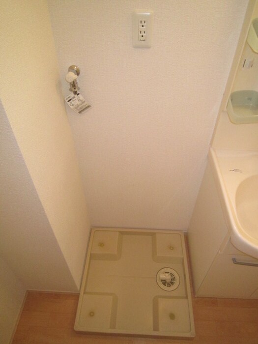 物件内観写真13　(洗濯機置場)