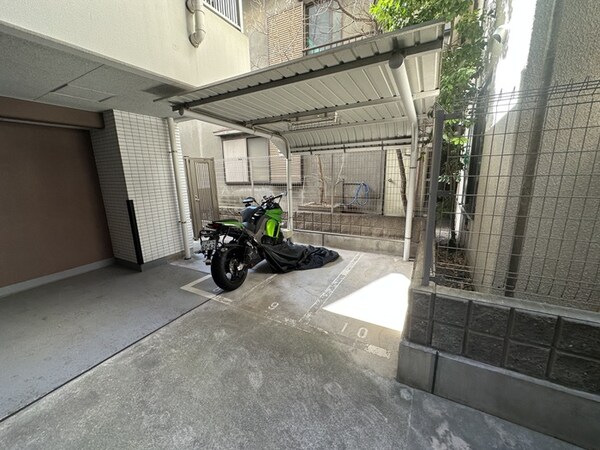 バイク置き場