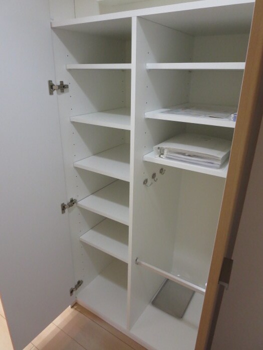 物件内観写真13　(靴箱)