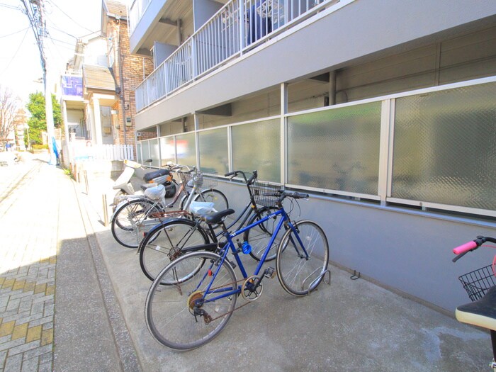 物件外観写真3　(駐輪場)