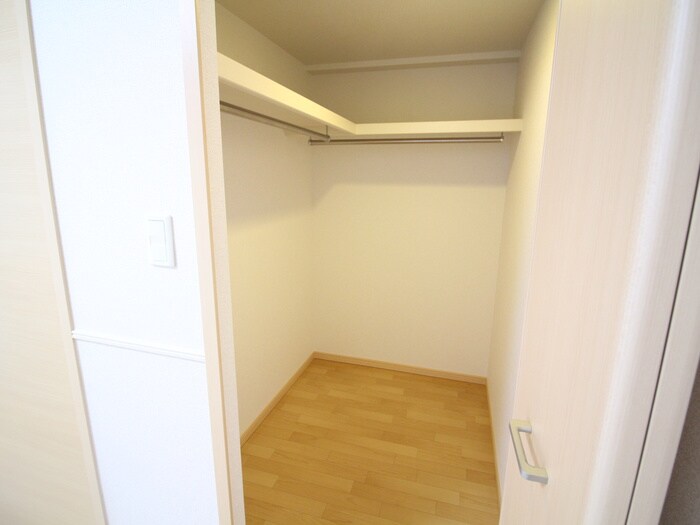 物件内観写真15　(収納)