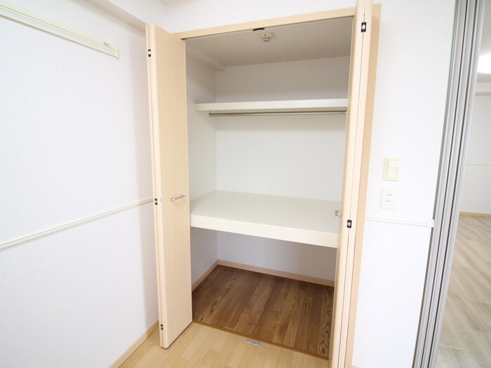 物件内観写真16　(収納)