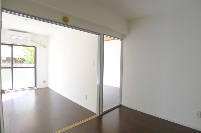 ロイヤルプラザ高砂（107）の居室