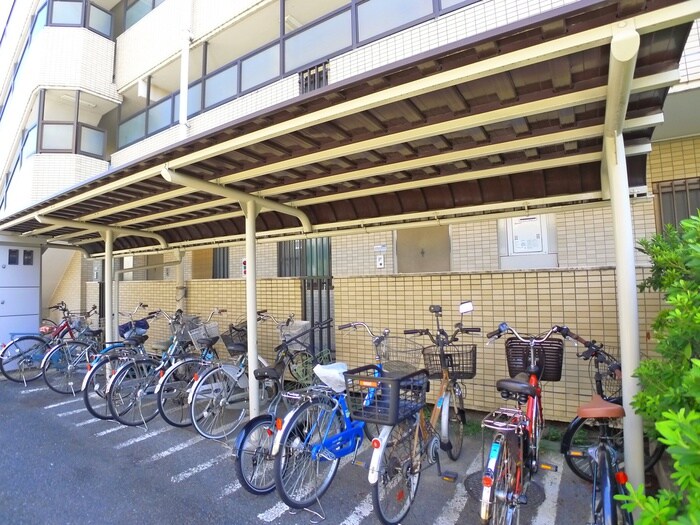ロイヤルプラザ高砂（107）の駐輪場
