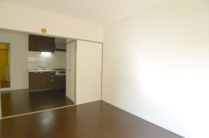 ロイヤルプラザ高砂（107）の室内からの展望