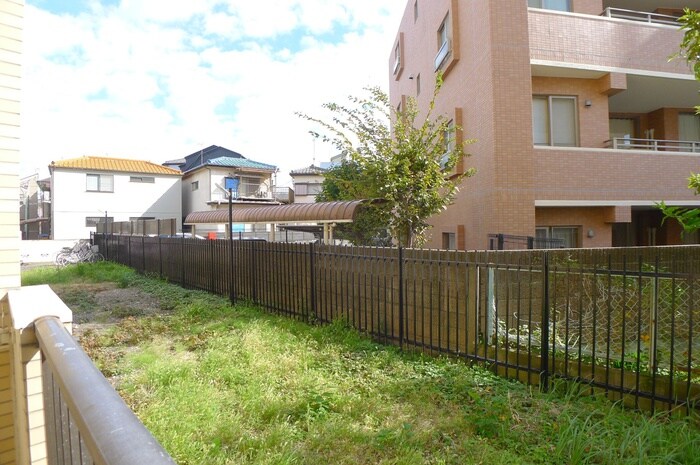 ロイヤルプラザ高砂（107）の室内からの展望