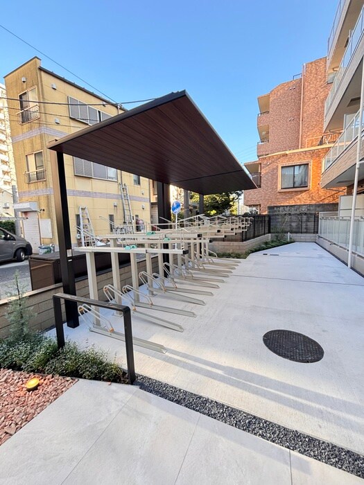 物件外観写真4　(駐輪場)