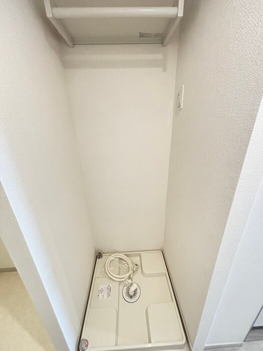 物件内観写真16　(洗濯機置場)