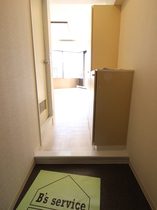 物件内観写真15　(玄関)