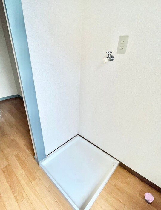 物件内観写真12　(洗濯機置場)