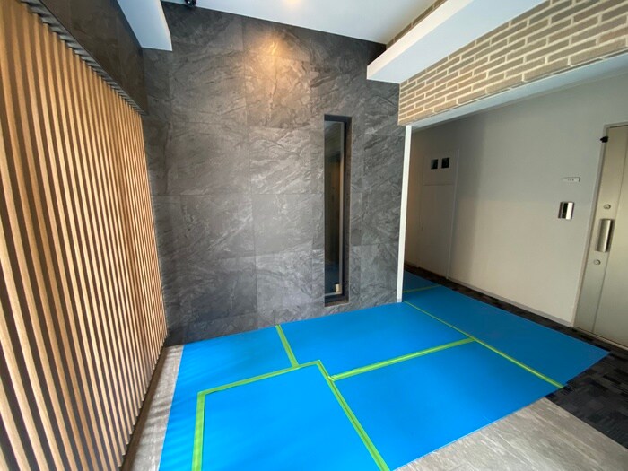 物件外観写真5　(エントランス部分)