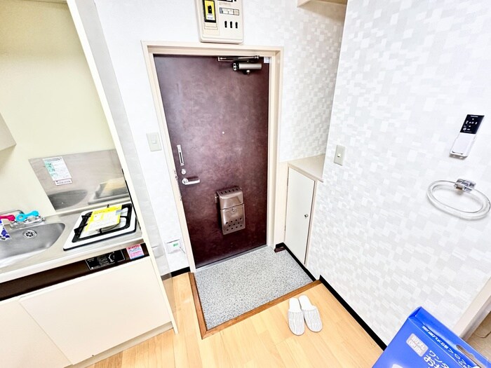 物件内観写真18　(玄関)