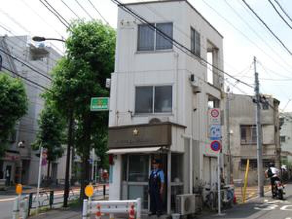 北沢警察署淡島通り交番