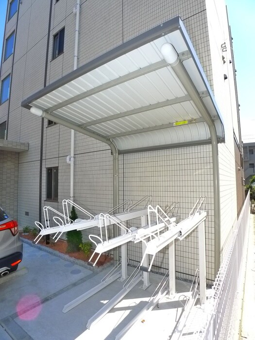物件外観写真5　(駐輪場)
