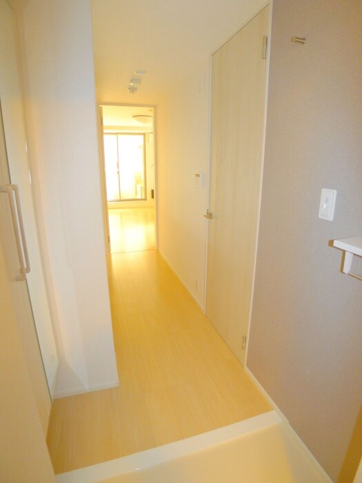 物件内観写真17　(玄関)