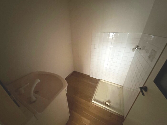 物件内観写真17　(洗濯機置場)