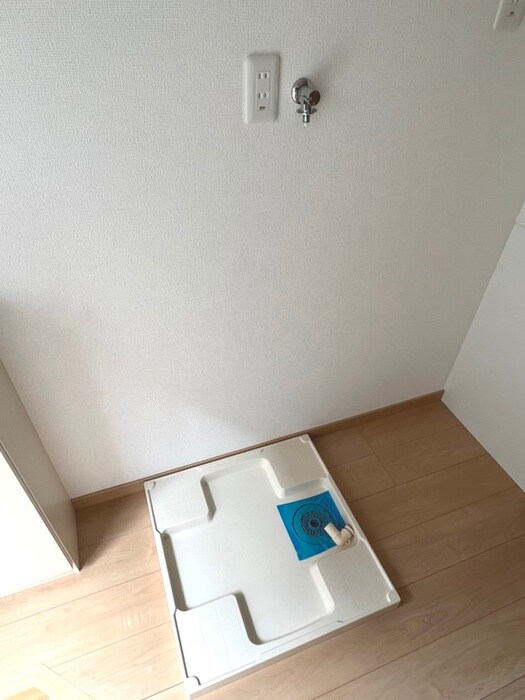 物件内観写真13　(洗濯機置場)