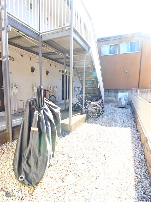 物件外観写真3　(駐輪場)