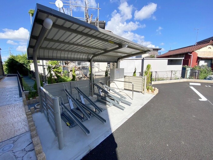 物件外観写真6　(駐輪場)