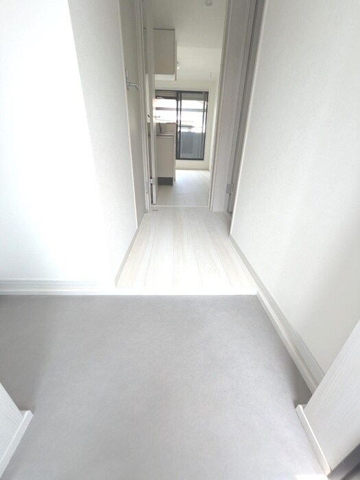 物件内観写真7　(玄関)