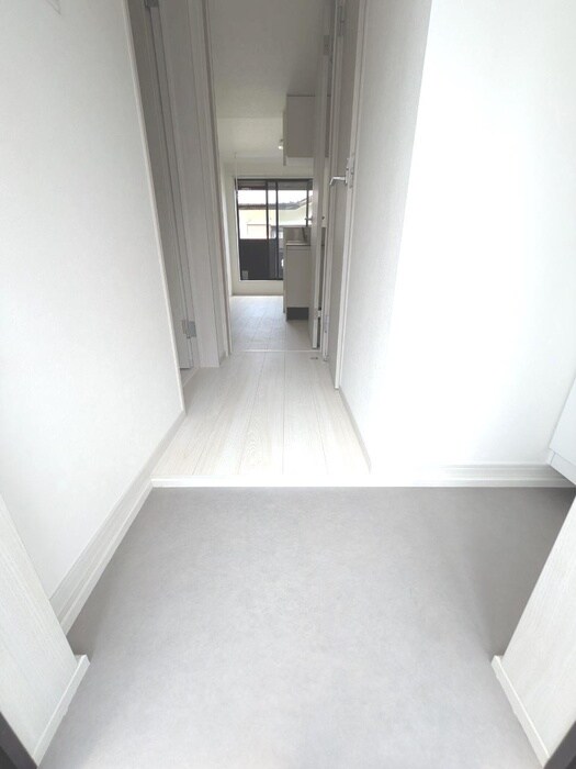 物件内観写真7　(玄関)