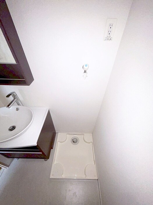 物件内観写真12　(洗濯機置場)