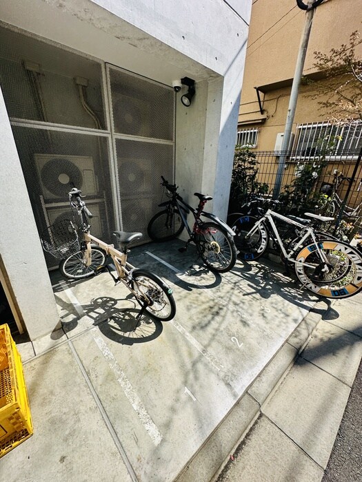物件外観写真3　(駐輪場)