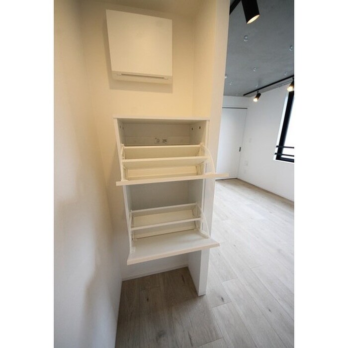 物件内観写真11　(靴箱)