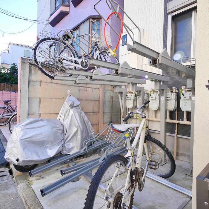 物件外観写真4　(駐輪場)