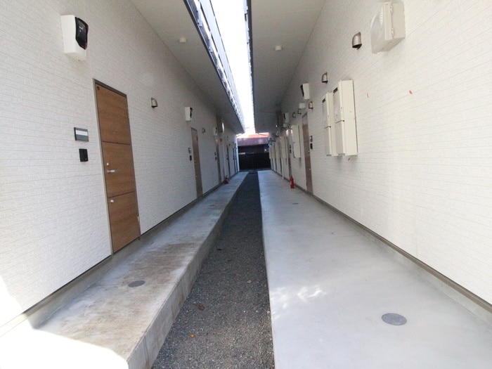 物件外観写真5　(エントランス部分)