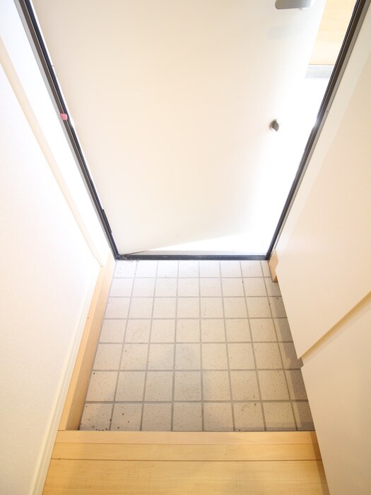 物件内観写真11　(玄関)