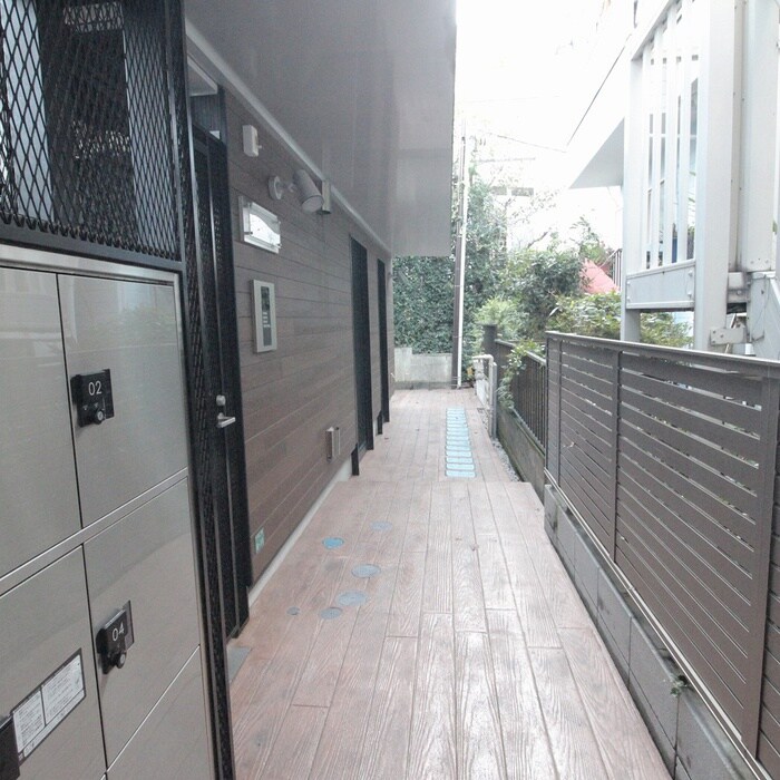 物件外観写真3　(エントランス部分)