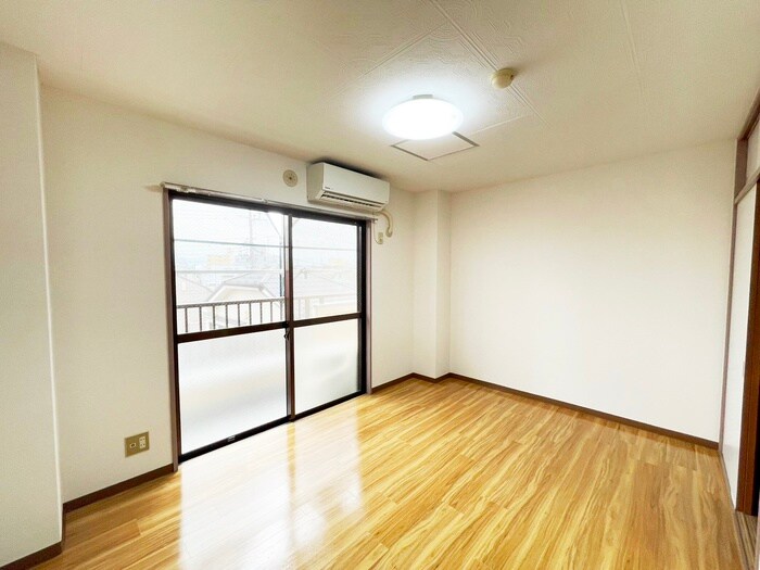 物件内観写真8　(居室)