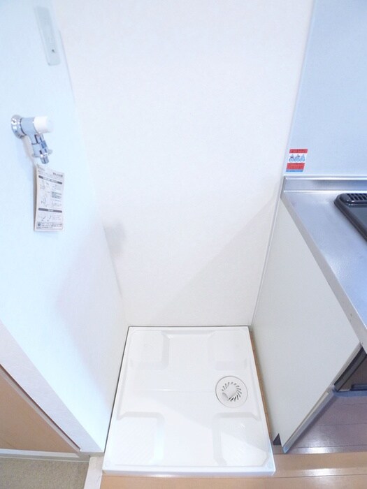 物件内観写真14　(洗濯機置場)