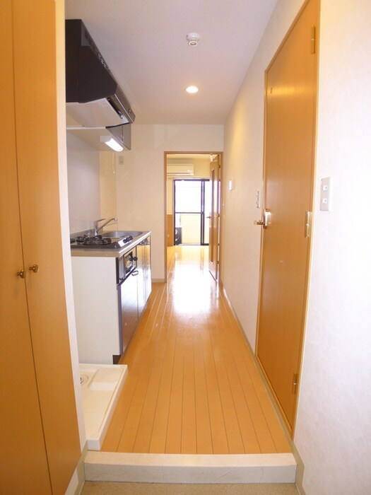 物件内観写真16　(玄関)