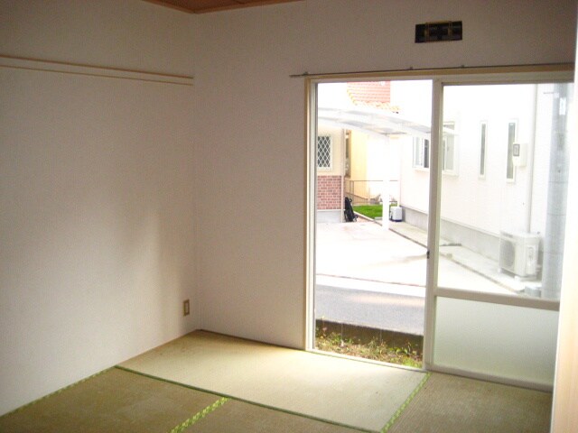 物件内観写真4　(居室)