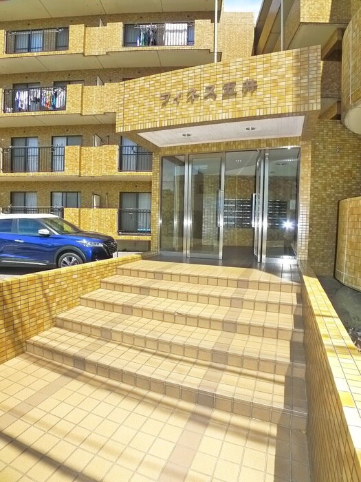 物件外観写真6　(エントランス部分)