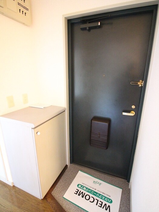 物件内観写真13　(玄関)