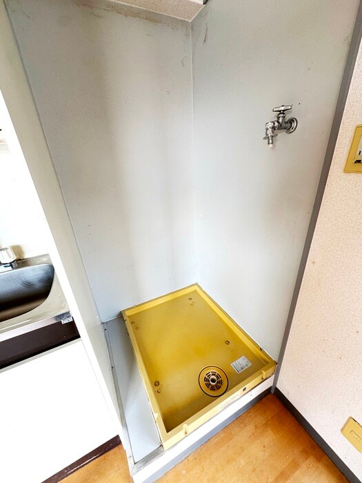 物件内観写真13　(洗濯機置場)