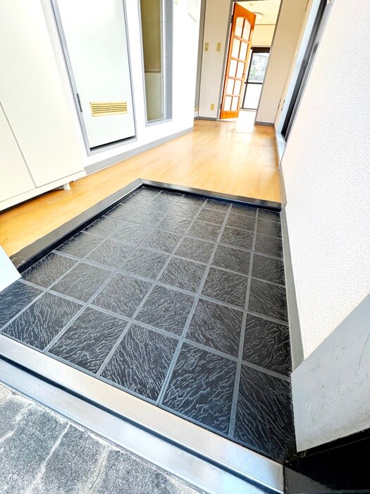 物件内観写真15　(玄関)