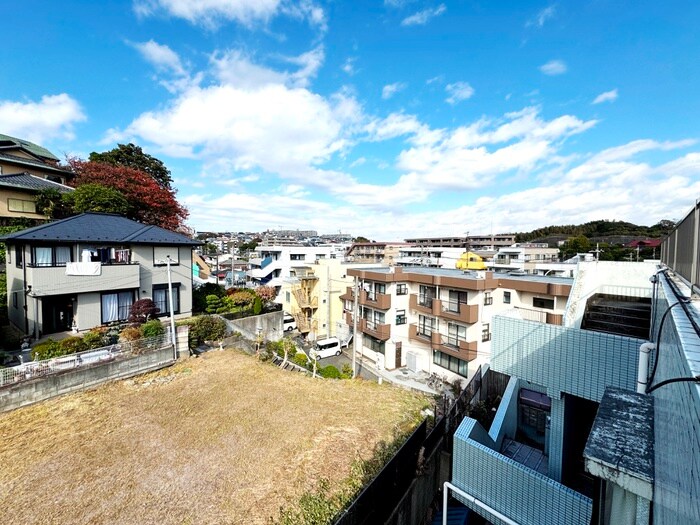 物件内観写真18　(室内からの展望)