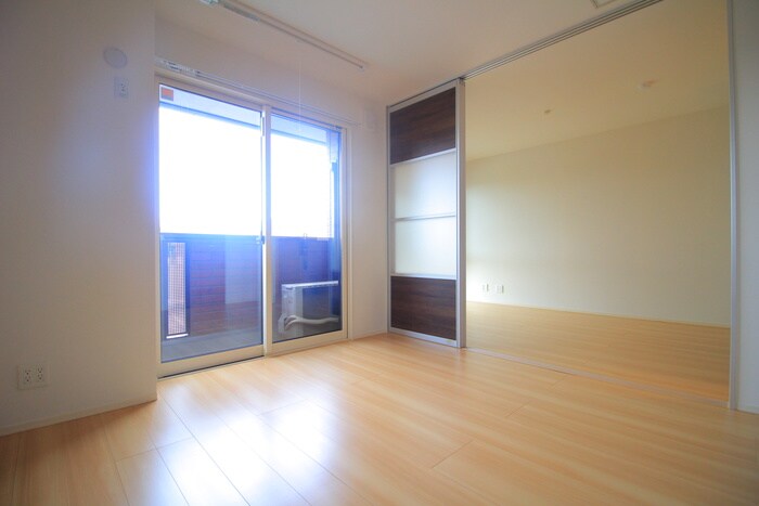 物件内観写真10　(居室)