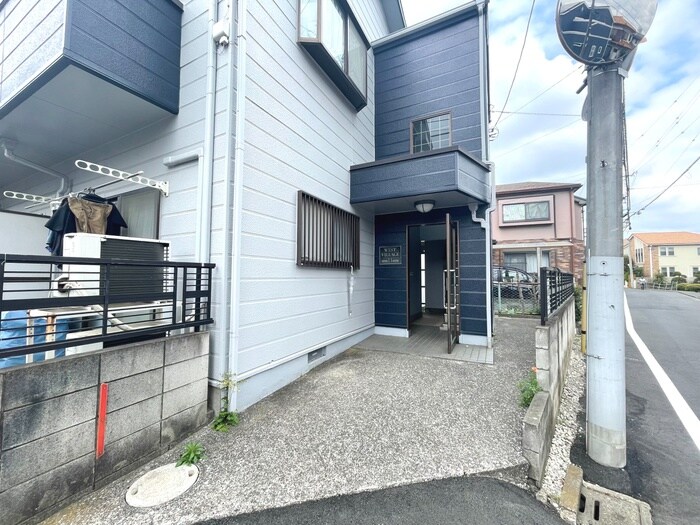 物件外観写真3　(エントランス部分)