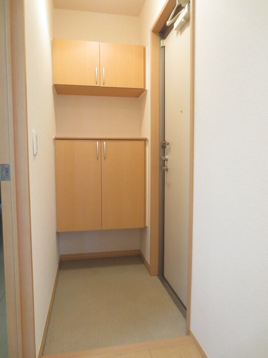 物件内観写真7　(玄関)