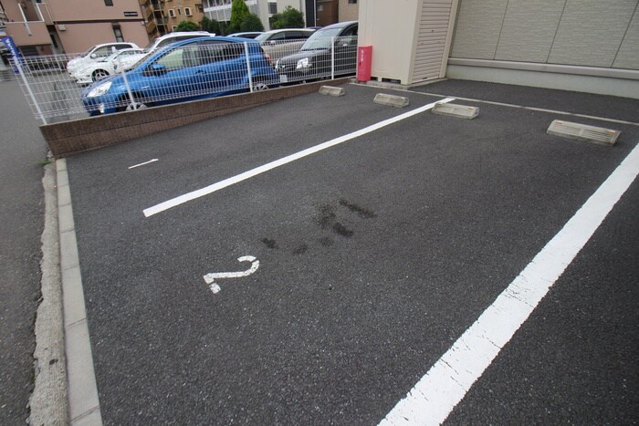 物件外観写真6　(駐車場)