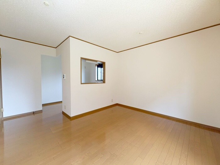 物件内観写真3　(居室)